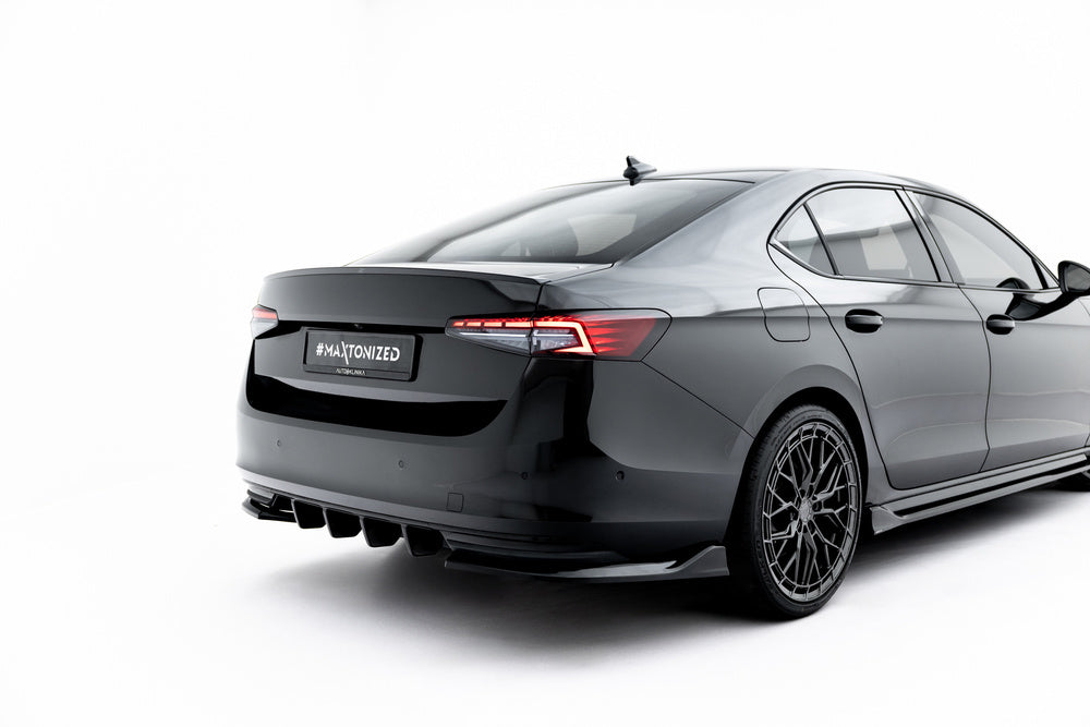 Seitliche Heck Diffusor Erweiterung V.2 für Skoda Superb Sportline Mk4 von Maxton Design