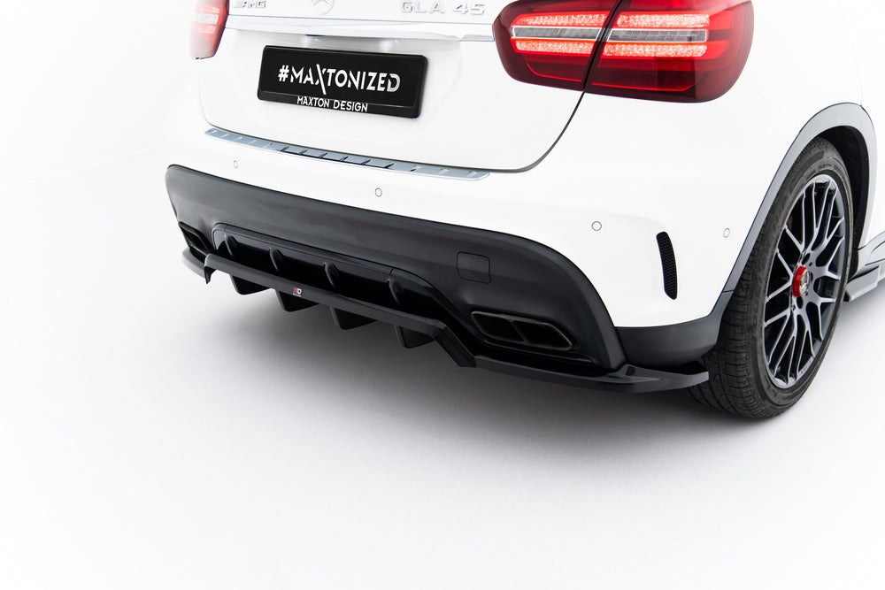 Zentraler hinterer Splitter für Mercedes GLA 45 AMG X156 Facelift von Maxton Design