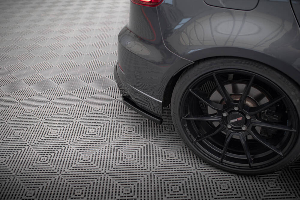 Seitliche Heck Diffusor Erweiterung Street Pro für VW Golf 8 R von Maxton Design