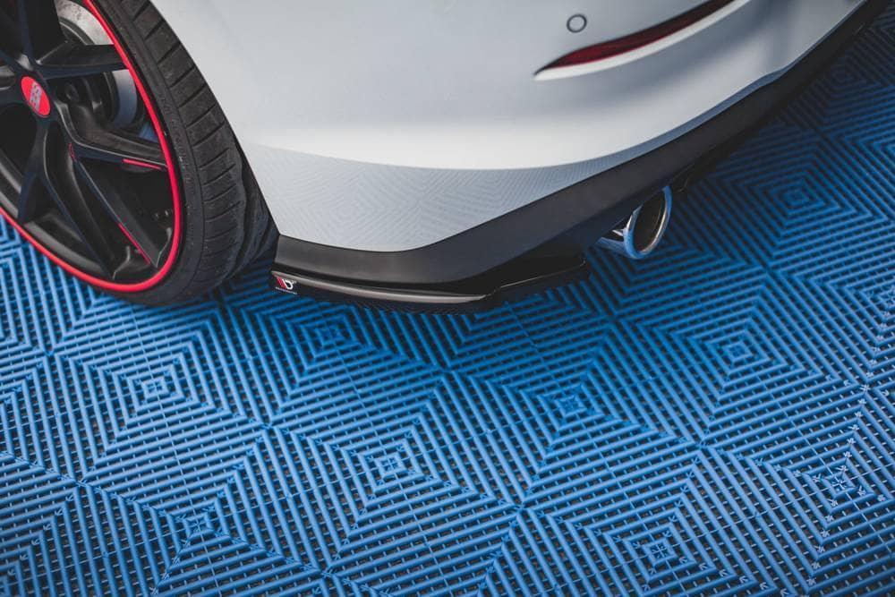 Seitliche Heck Diffusor Erweiterung für VW Golf 8 GTI von Maxton Design - UPGRADEMYCAR