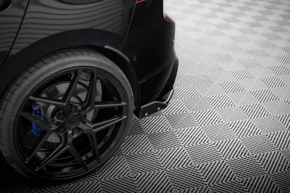 Seitliche Heck Diffusor Erweiterung V.3 für VW Golf 8 GTI von Maxton Design