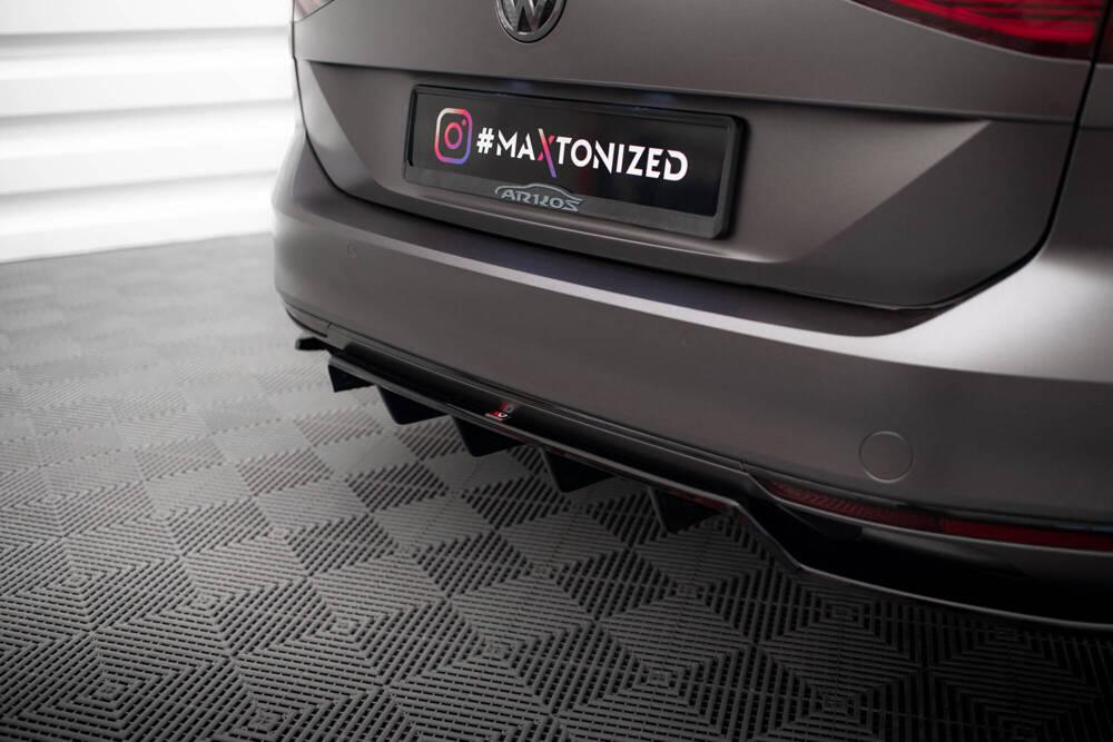 Zentraler Hinterer Splitter für VW Passat R-Line B8 von Maxton Design