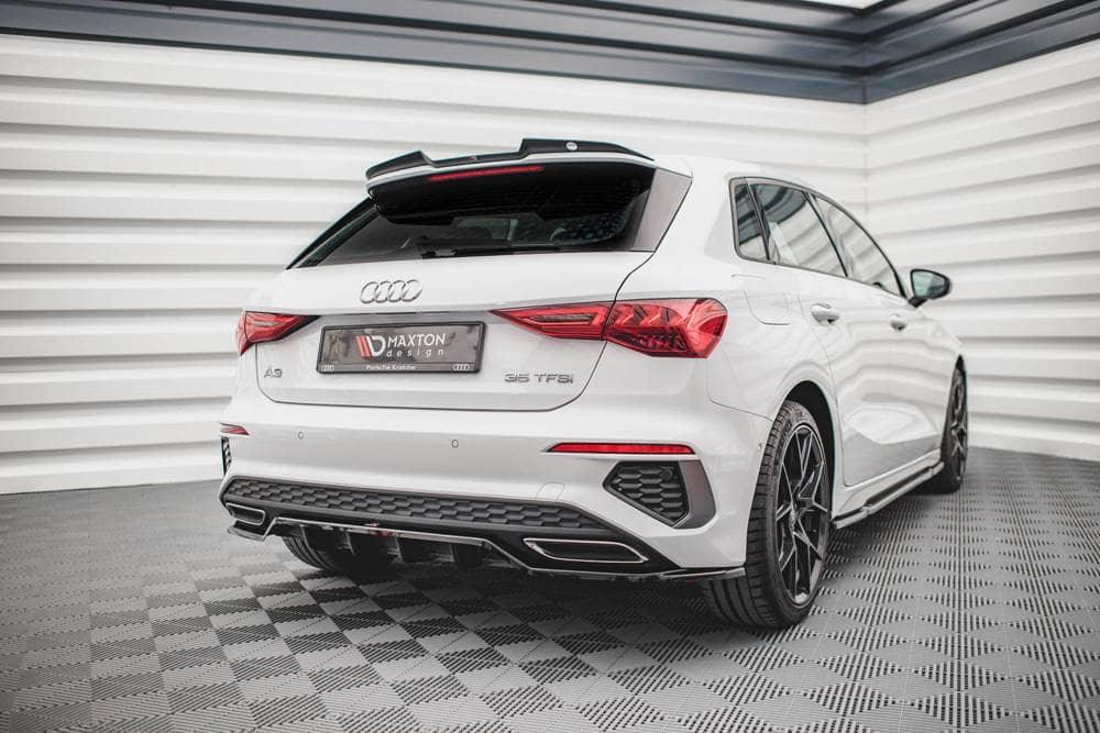 Zentraler hinterer Splitter mit vertikalen Flaps für Audi A3 8Y S-Line Sportback von Maxton Design