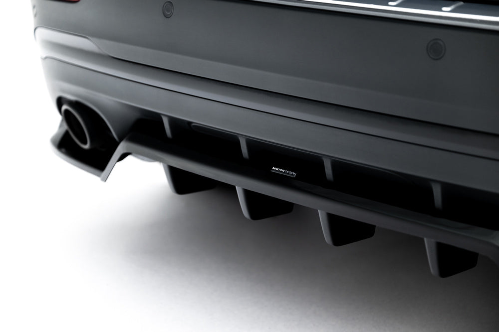 Zentraler hinterer Splitter für Mercedes-AMG GLA 35 H247 Facelift von Maxton Design