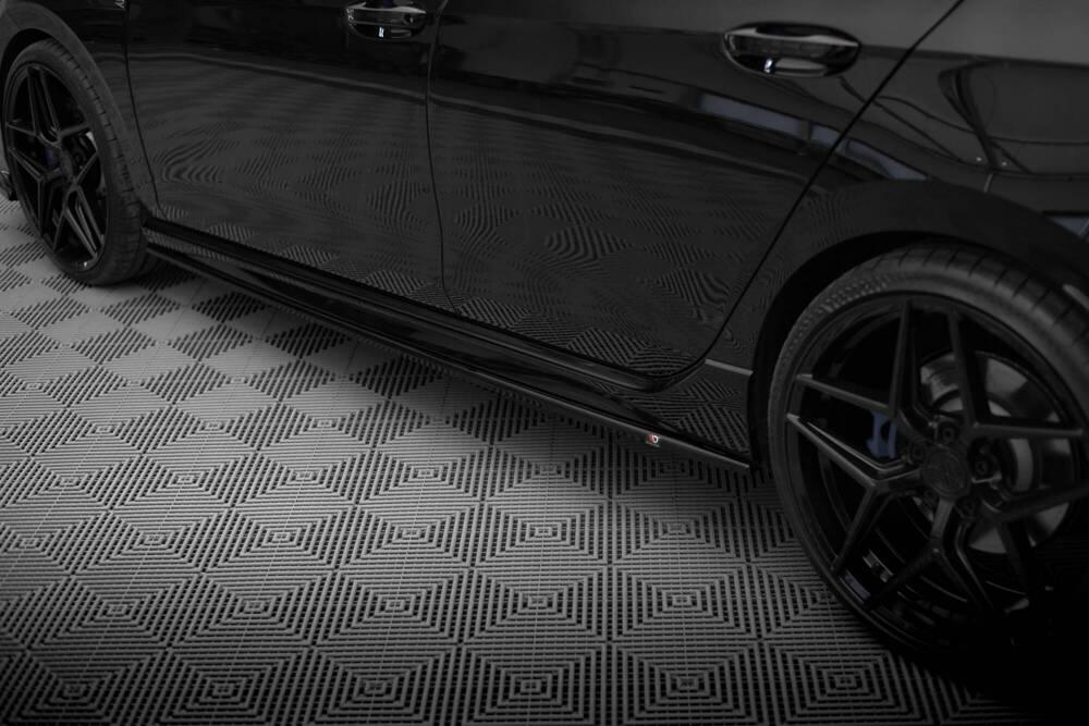 Seitenschweller Erweiterung V.2 mit Flaps für VW Golf 8 GTI / GTI Clubsport von Maxton Design